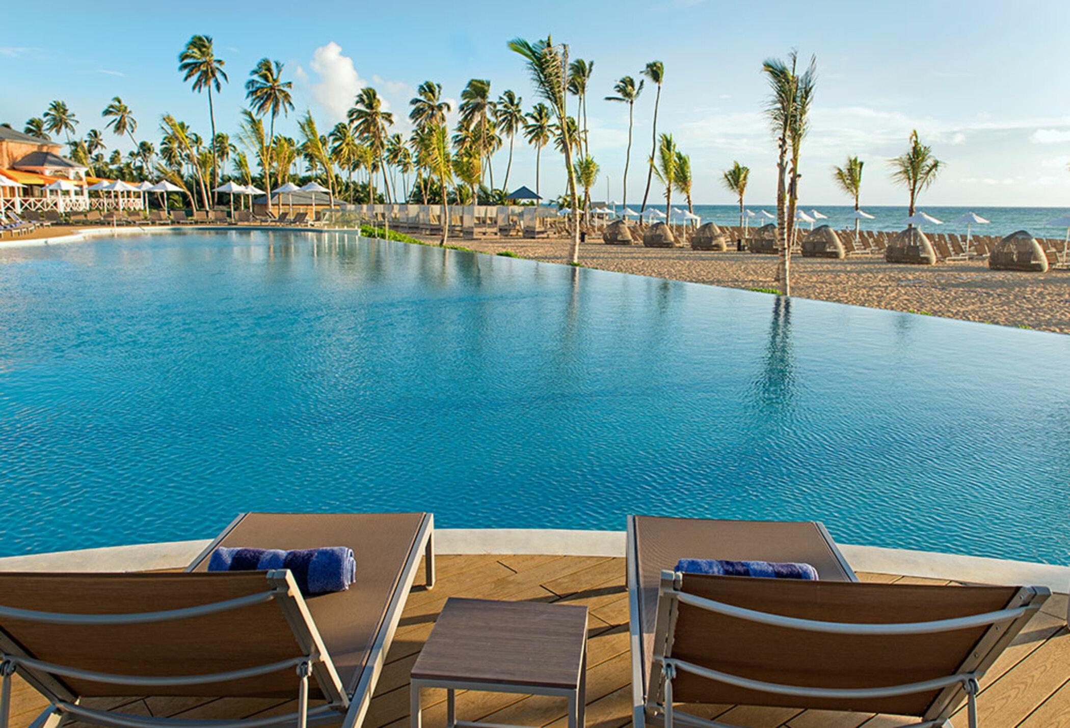 Nickelodeon Hotels & Resorts Punta Cana Exterior photo Infinity pool at the Iberostar Grand Hotel Bávaro