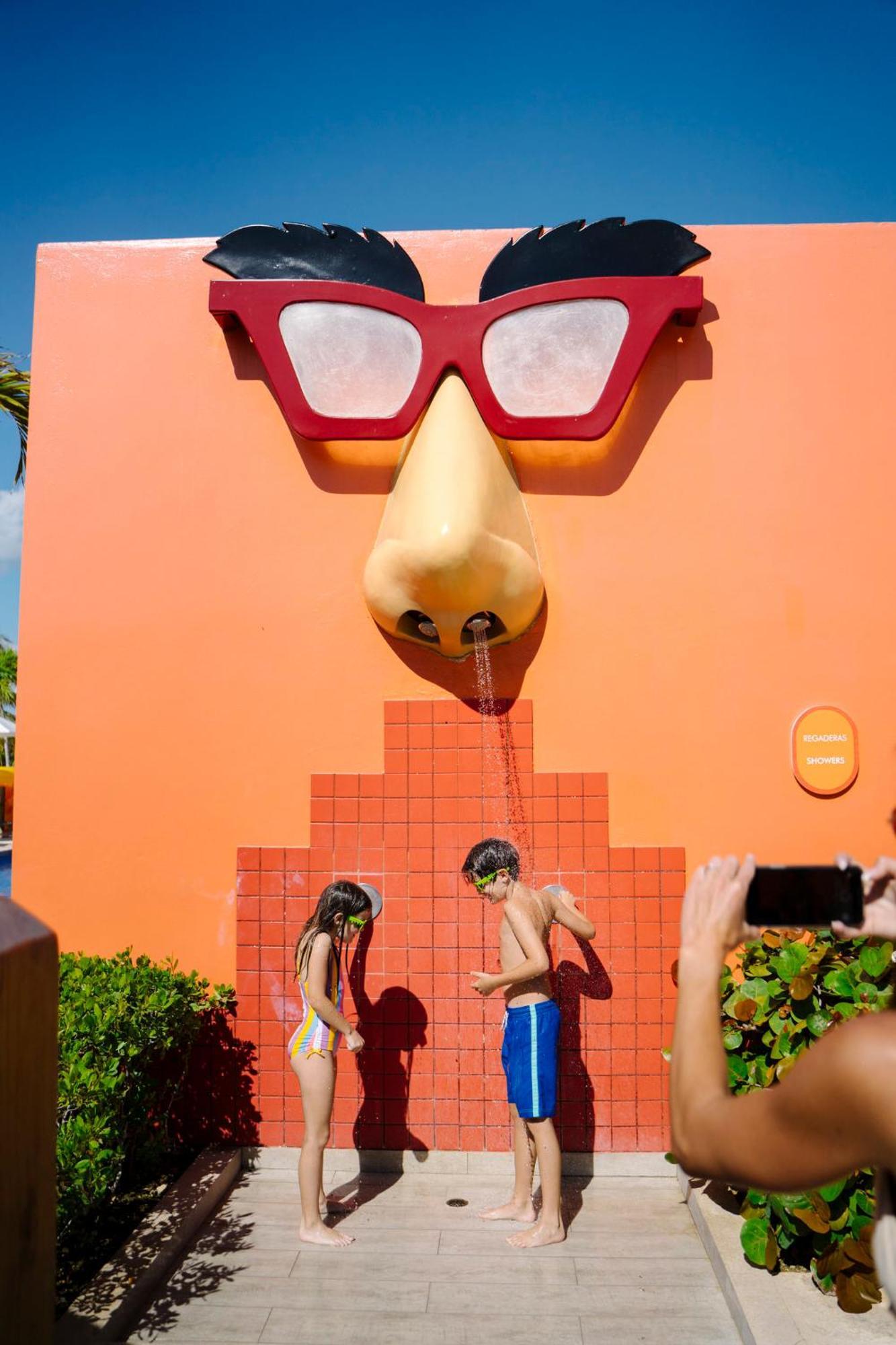 Nickelodeon Hotels & Resorts Punta Cana Exterior photo The nose fountain